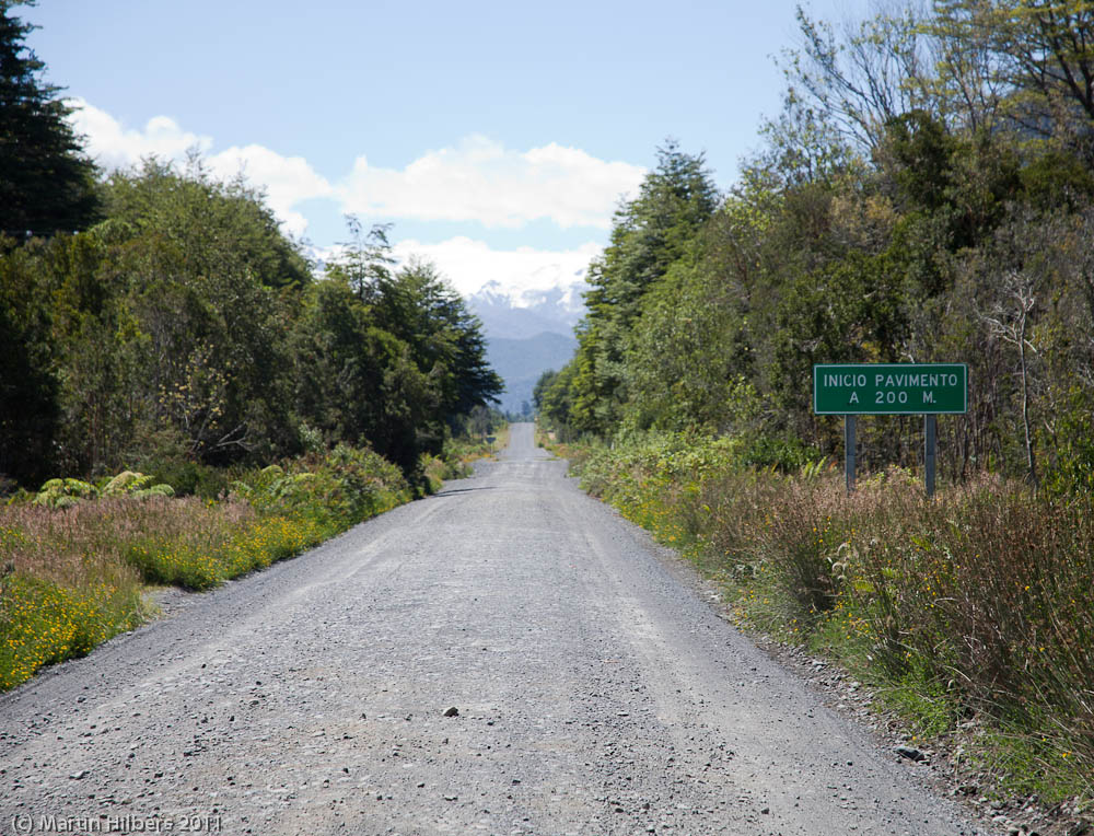 Carretera Austral: 08/01 Villa Vanguardia - Chaiten / Hooray - end of gravel... Click to see full size image
