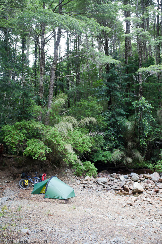Carretera Austral: 12/01 Peulla - Rio Bravo / Camping at Rio Bravo. Click to see full size image