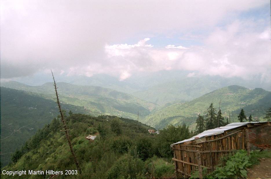 Indian Himalayas : Narkanda - Rampur / View descending. Click to see full size image