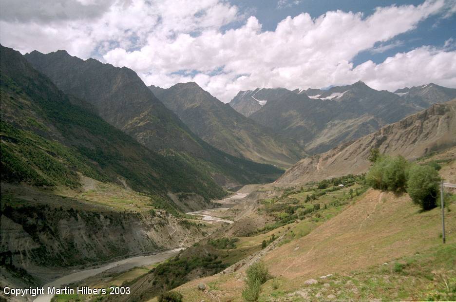 Indian Himalayas : Chhatru - Keylong / Kinnaur Valley. Click to see full size image