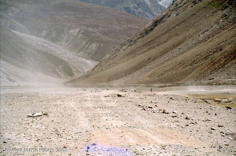 Indian Himalayas : Losar - Chhatru / Bad road after Kunzum La. Click to see full size image