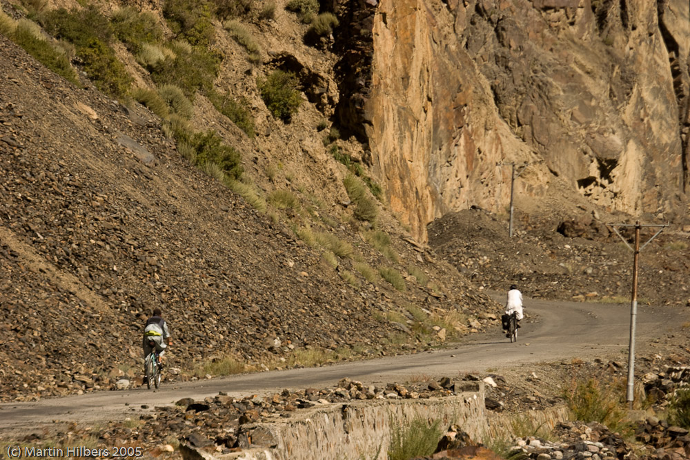 Karakoram Highway : Sost - Koksil / On the way up the Khunjerab pass. Click to see full size image