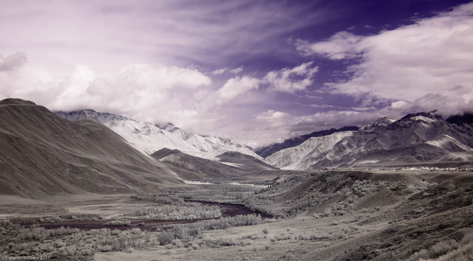 Kyrgyzstan: 28/8 Eki Naryn - Naryn / Little Naryn river valley (IR Image). Click to see full size image