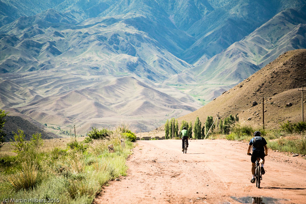 Kyrgyzstan: 23/06 Kyzyl Oi towards Kara Keche pass / Towards Besh Terek. Click to see full size image