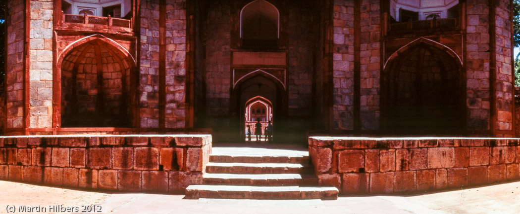 Ladakh: 5/9 New Delhi / Humayun Tomb gate. Click to see full size image