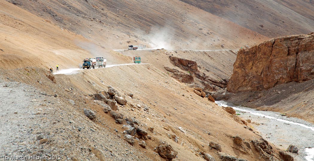 Ladakh: 26/8 Moray Plains / Rush hour. Click to see full size image
