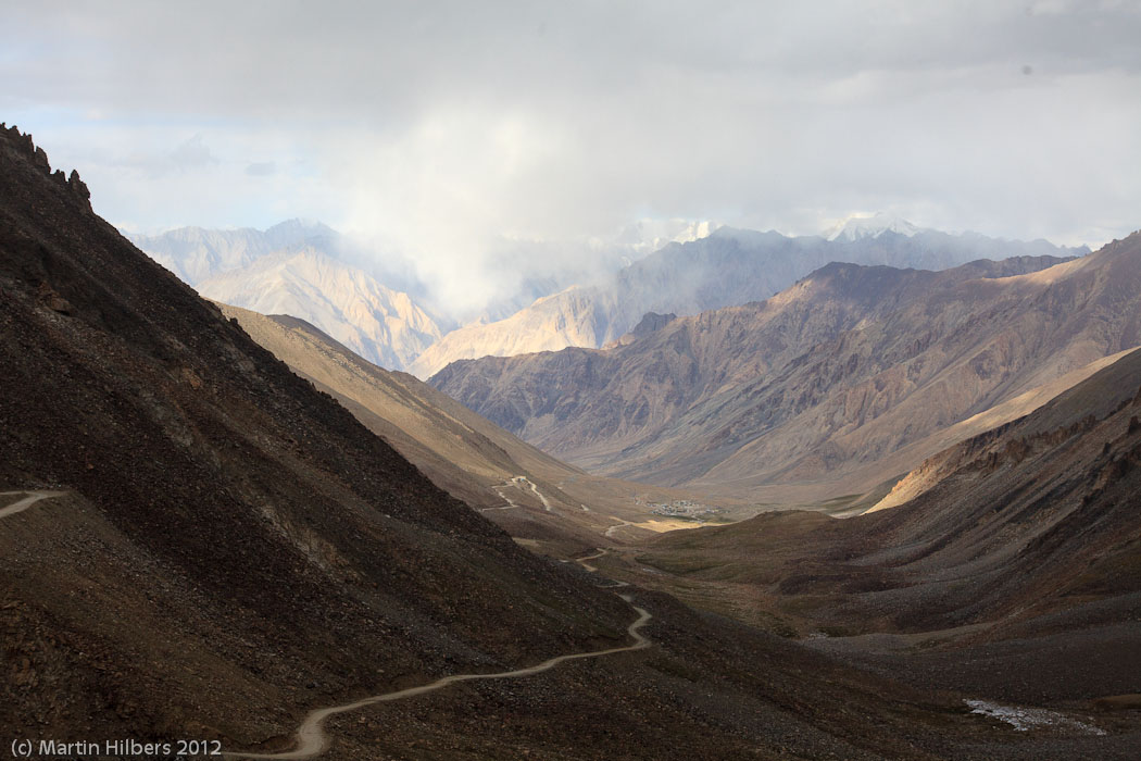 Ladakh: 2/9 Khardung La / Looking back to North Pulu near the top of Khardung La. Click to see full size image