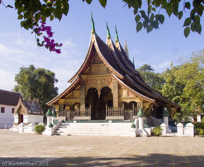 Laos: 8/11 Luong Prabang / Wat Xieng Thong. Click to see full size image