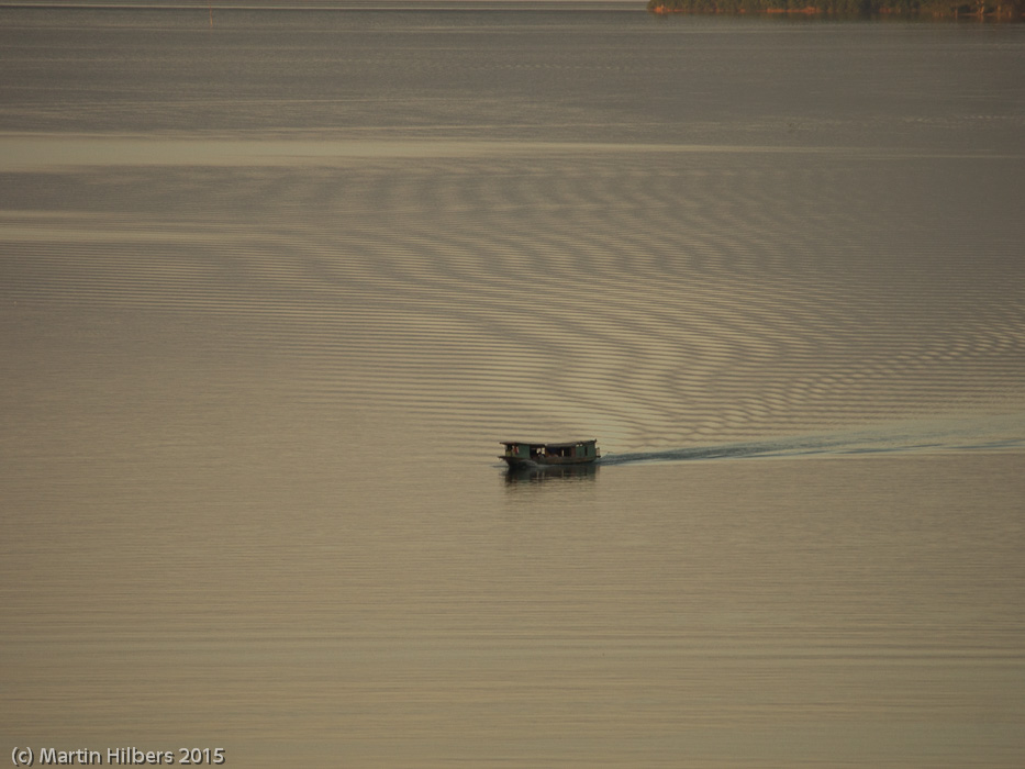 Laos: 12/11 Vang Vieng - Nam Ngum / Nam Ngum reservoir boat. Click to see full size image