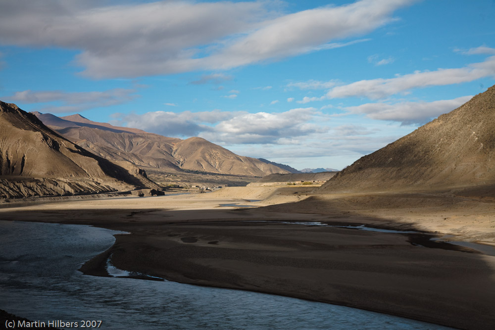 Lhasa Kathmandu : Shangpa - Shigatze / Along the Tsampo. Click to see full size image