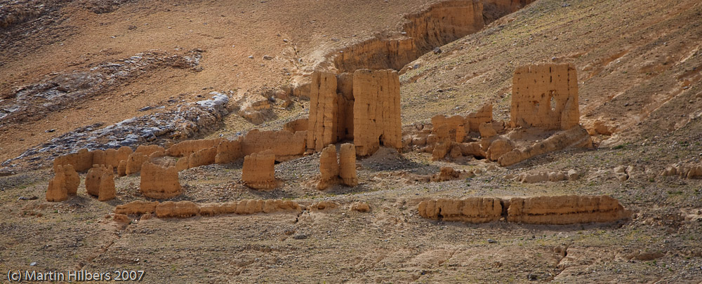 Lhasa Kathmandu : Lolo - Phadruk / Ruins. Click to see full size image