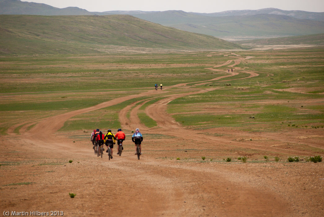Mongolia: 7/6 Öldziyt - Battsengel / Riding tracks. Click to see full size image