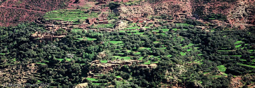 Morocco High Atlas and Jebel Sahro: 25/3 Toufliat - Telouet / Farms, ruins and fields. Click to see full size image