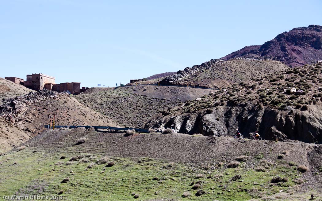 Morocco High Atlas and Jebel Sahro: 25/3 Toufliat - Telouet / Tizi-n-Tichka ahead. Click to see full size image