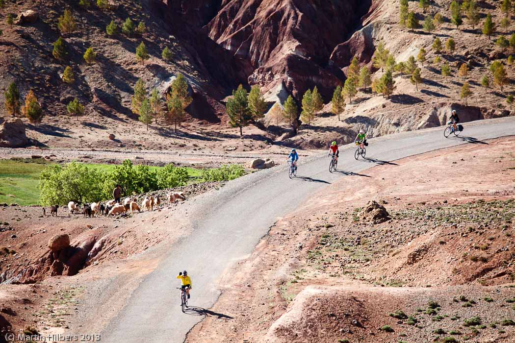 Morocco High Atlas and Jebel Sahro: 26/3 Telouet - Ait be Haddou / On the road to Ait ben Haddou. Click to see full size image