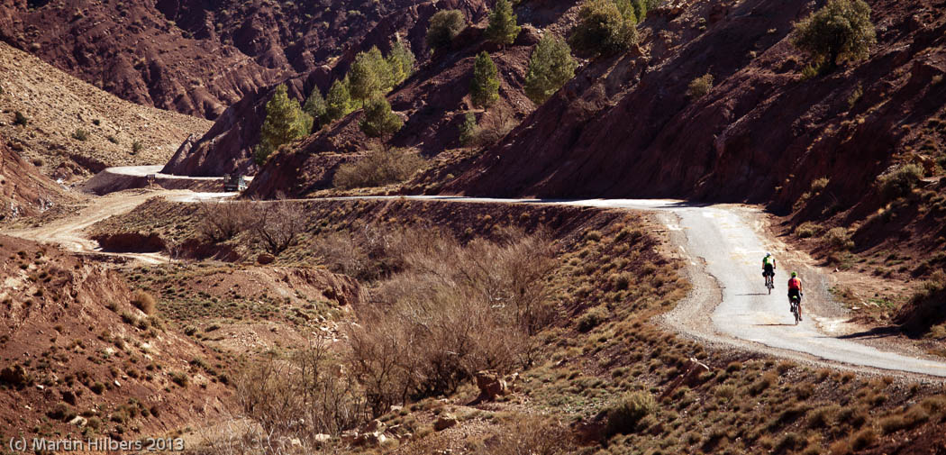 Morocco High Atlas and Jebel Sahro: 26/3 Telouet - Ait be Haddou / Cycling to Ait ben Haddou. Click to see full size image