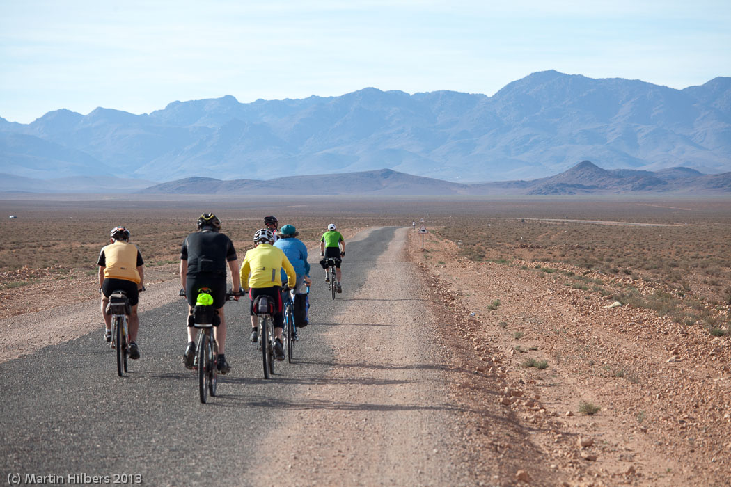 Morocco High Atlas and Jebel Sahro: 31/3 Boumalne Dades - Nekob / Riding towards Jebel Sarhro. Click to see full size image