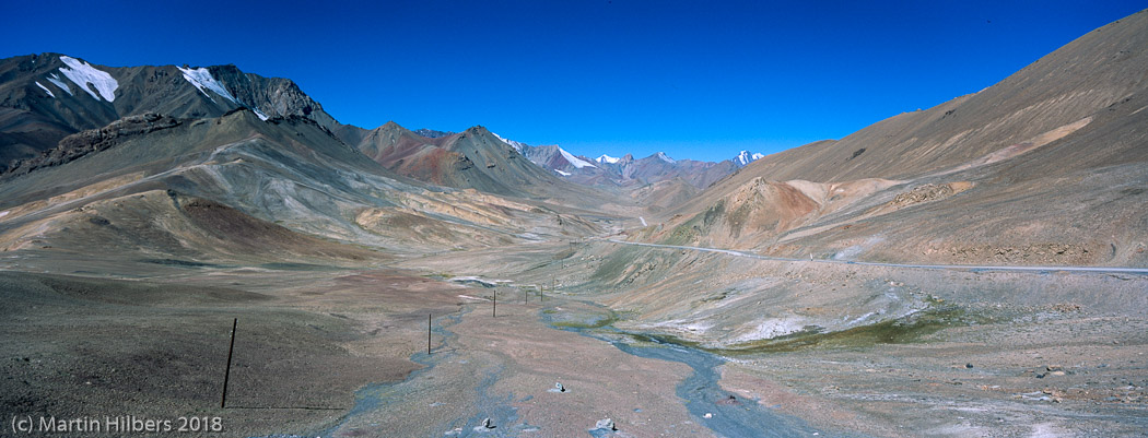 Pamirs : Akbaital - Kara Kul / View from Ak Baital. Click to see full size image