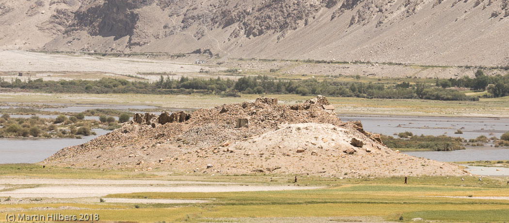 Pamirs : Yamchun - Langar / Qala-i-Panja Ruins. Click to see full size image