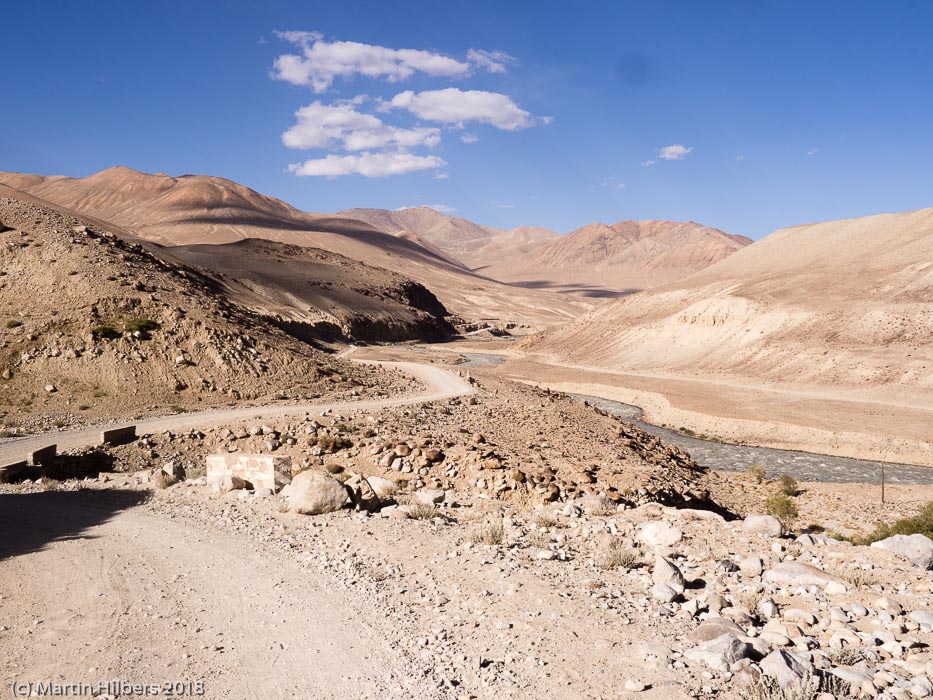 Pamirs : Langar - Khargush / Pamir Valley. Click to see full size image