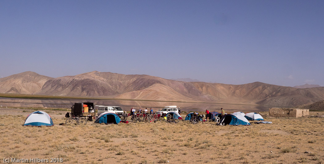 Pamirs : Buzun Kul - Bash Gumbez / Camp at Buzun Kul. Click to see full size image