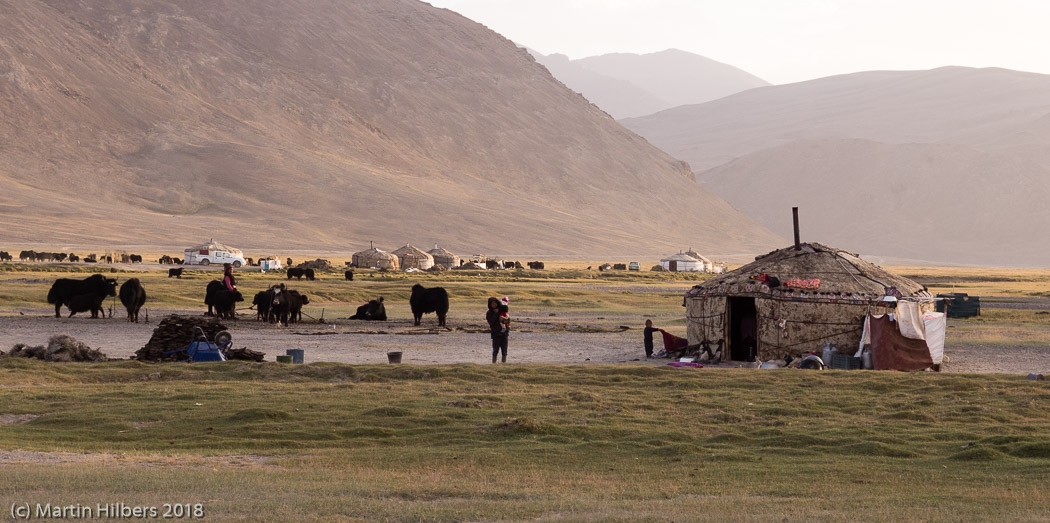 Pamirs : Buzun Kul - Bash Gumbez / Bah Gumbez Yurt Camp. Click to see full size image