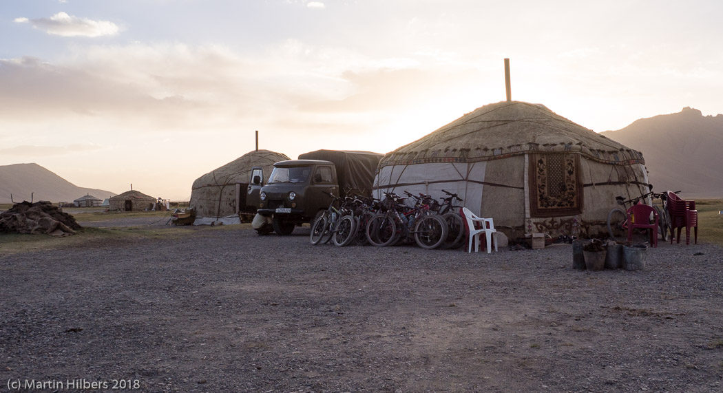 Pamirs : Buzun Kul - Bash Gumbez / Yarts at Bash Gumbez. Click to see full size image