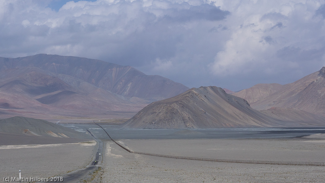 Pamirs : Kara Kul - Sary Tash / Emptyness between Ul Bulayk and Kizil Art. Click to see full size image