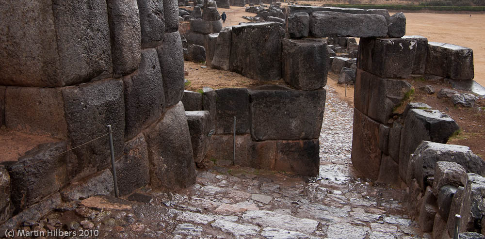 Peru: 2/9 Cusco / Sacsayhuaman gate. Click to see full size image