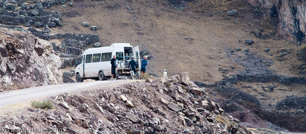 Peru: 4/9 Calca - Lares / Stop on the climb to Lares. Click to see full size image