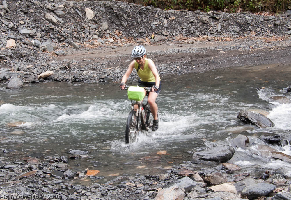 Peru: 5/9 Lares - Quebrada Honda / Crossing a ford. Click to see full size image