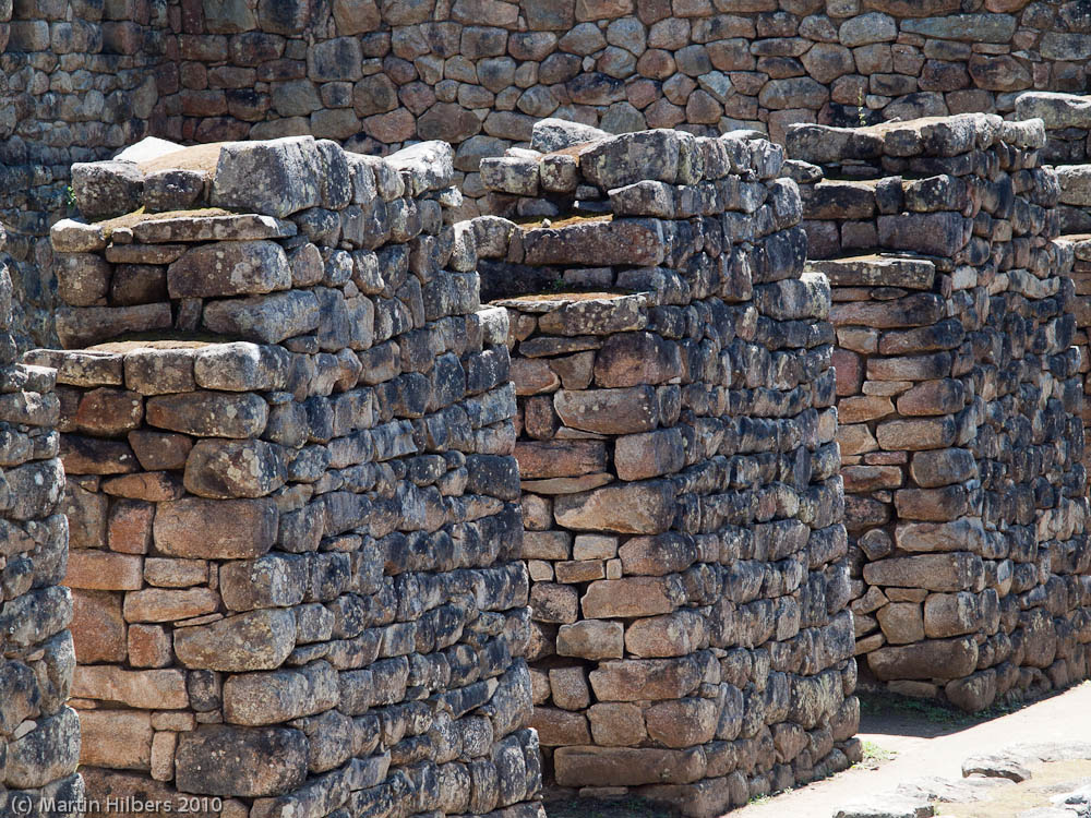 Peru: 8/9 Walk to Machu Picchu / Inca walls. Click to see full size image